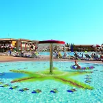 Villaggio Ai Pini アパートホテル